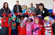 The Test Range donated gloves and beanies to the children of Stoute Kabouter crèche in Arniston as part of the Mandela Day project.